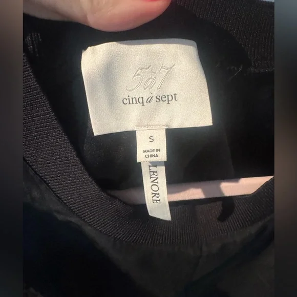 069 Cinq à Sept $295  Silk Black Sleeveless Top size S - Picture 3 of 4